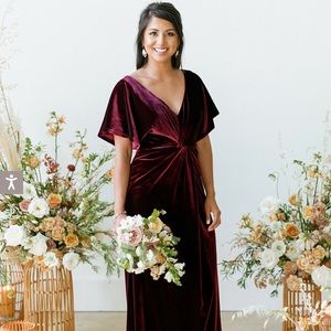 Revelry Gwen Velvet Dress in Emerald